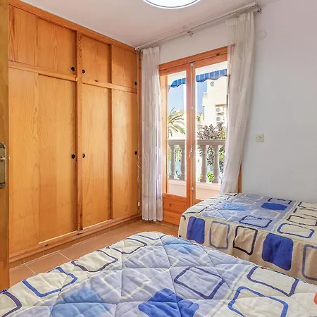 2 Bedroom Awesome In Holiday home *