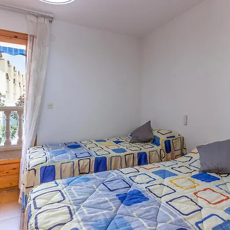 Hébergement de vacances 2 Bedroom Awesome In *